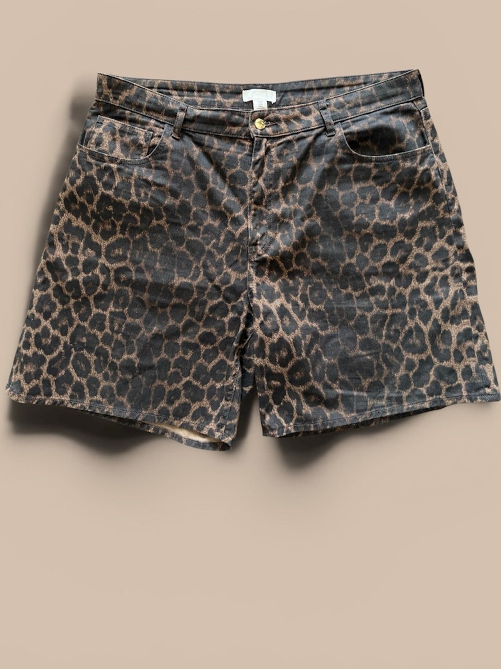 H&M Leopard Print Shorts, New without tags, SIZE 16(see below for measurements)